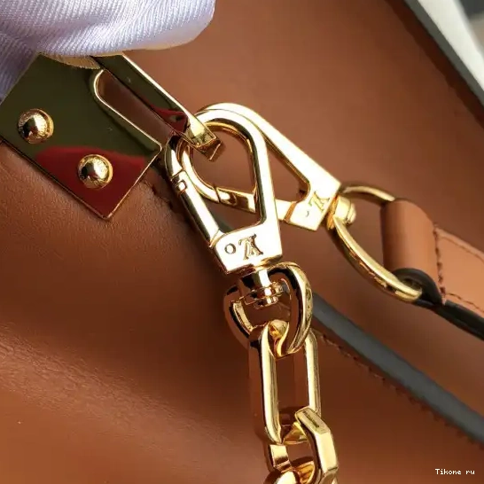 Cheap MM（2019 Louis Dauphine Vuitton Spring Show） 0705
